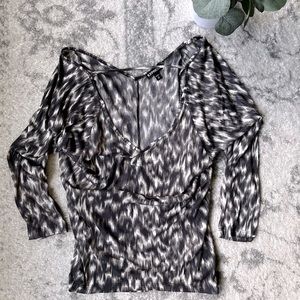 Express Deep V Tee ✺ Size XS